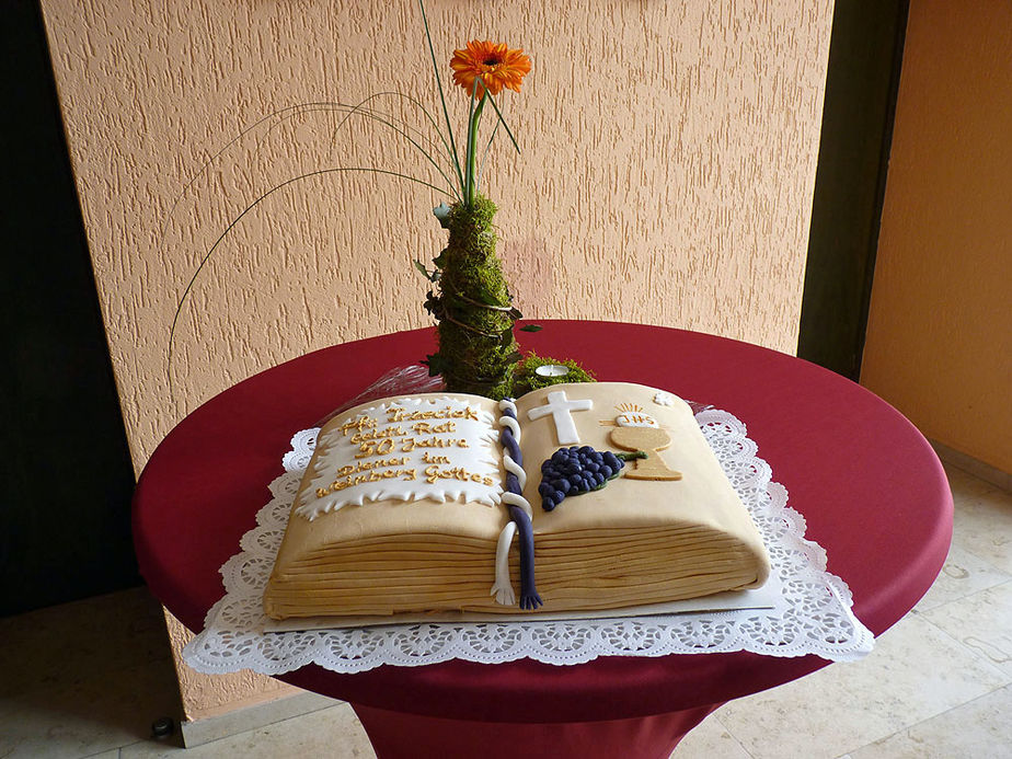 Festgottesdienst zum 50jahrigen Priesterjubiläum von Stadtpfarrer i.R. Geistlichen Rat Ulrich Trzeciok (Foto: Karl-Franz Thiede)